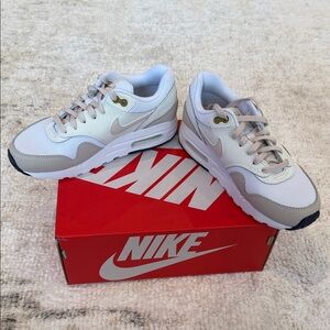 Nike Air Max 1 new 4Y sneakers